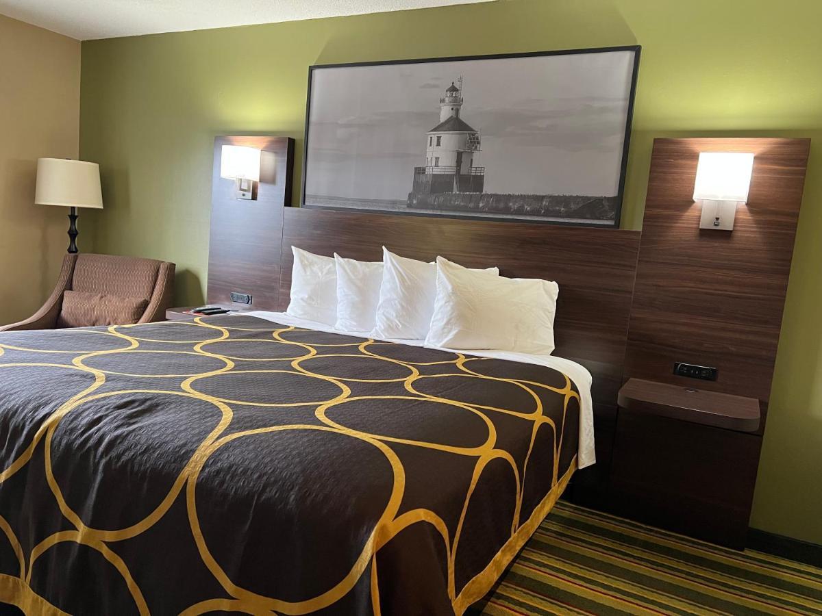 Super 8 By Wyndham Superior Wi Hotel ภายนอก รูปภาพ