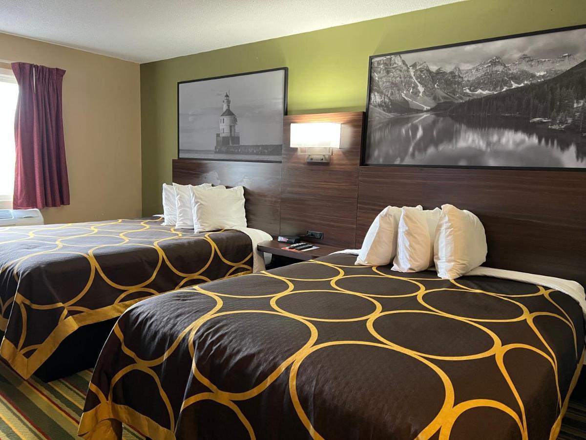 Super 8 By Wyndham Superior Wi Hotel ภายนอก รูปภาพ